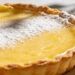 Tarte aux radis et fromage frais : l'entrée de printemps surprenante prête en 20 minutes qui épate tous les invités